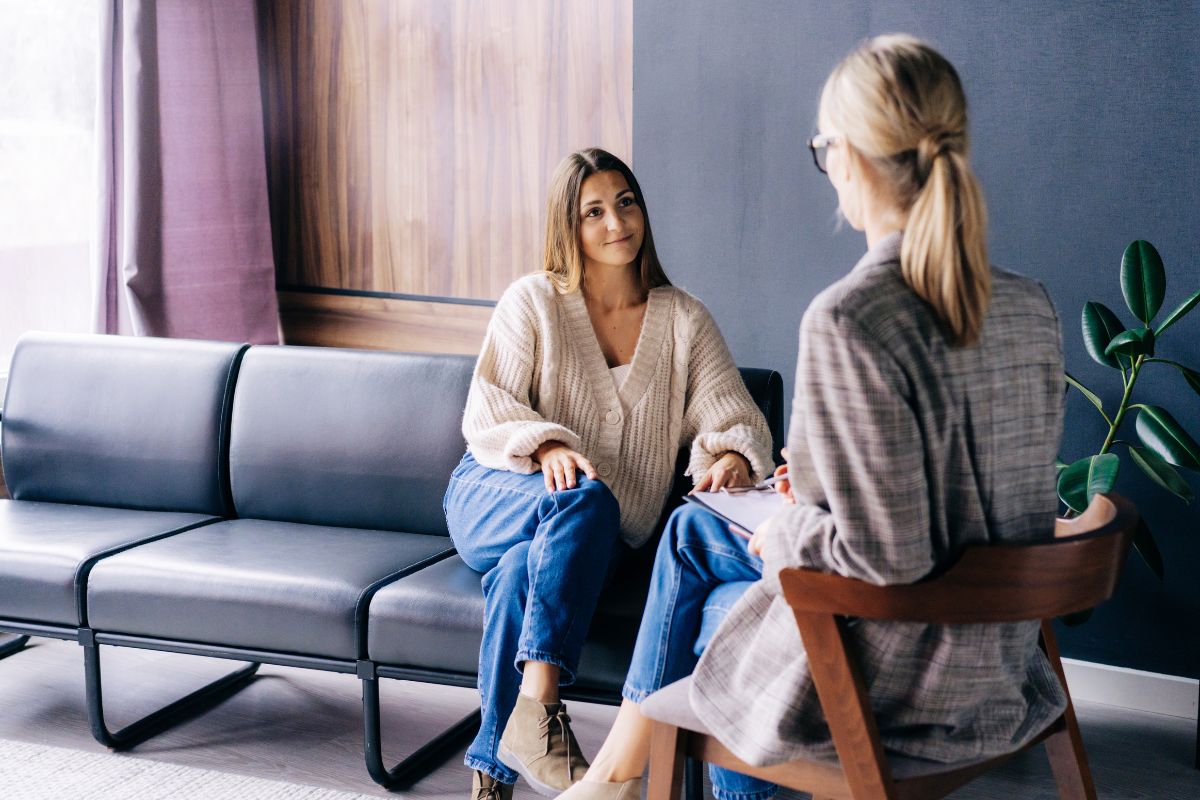 ¿Qué es mejor, medicación o terapia? - Psiconnea