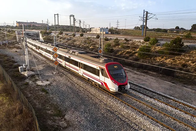 transport-concept-with-train.jpg copia